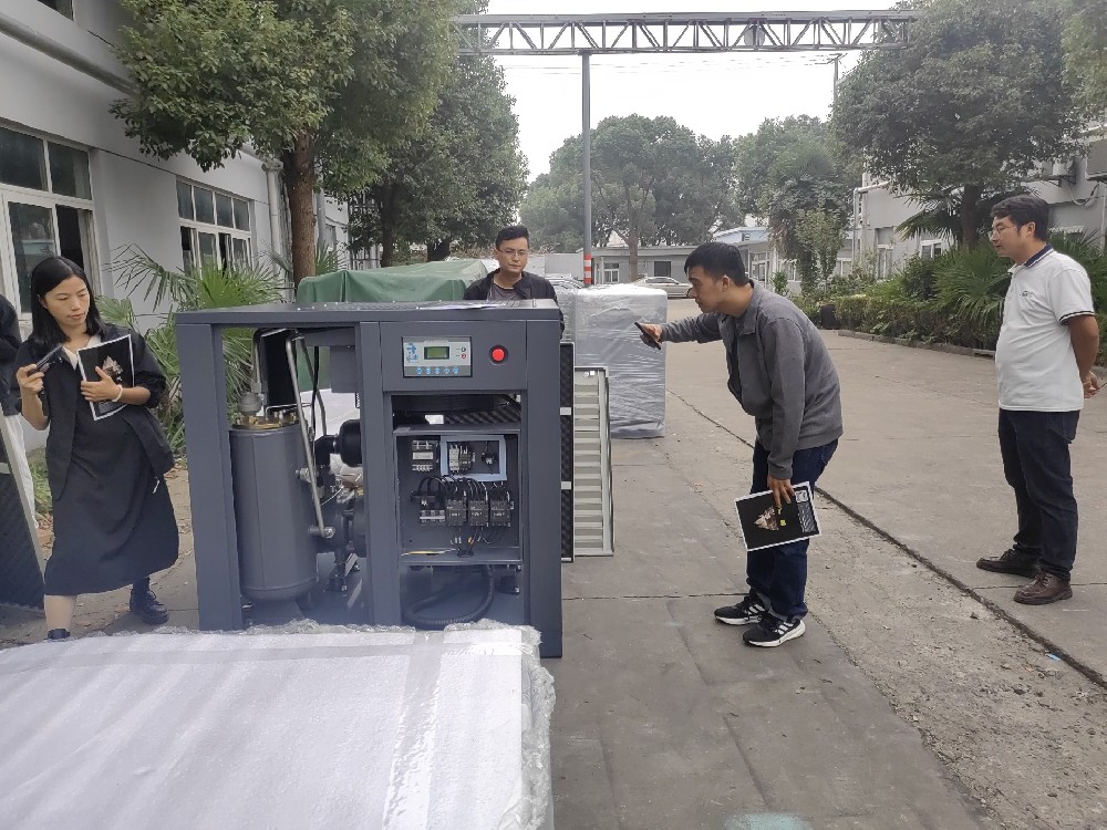 Indonesian client visits Langair compressor factory