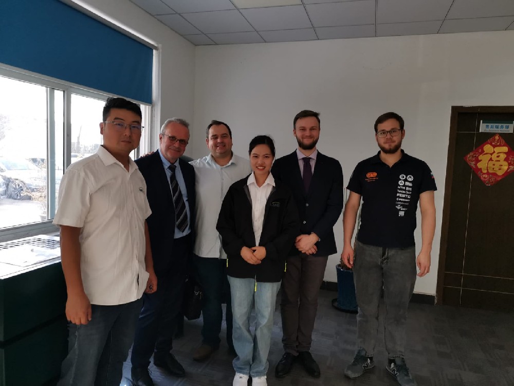 Russian client visits Langair compressor factory